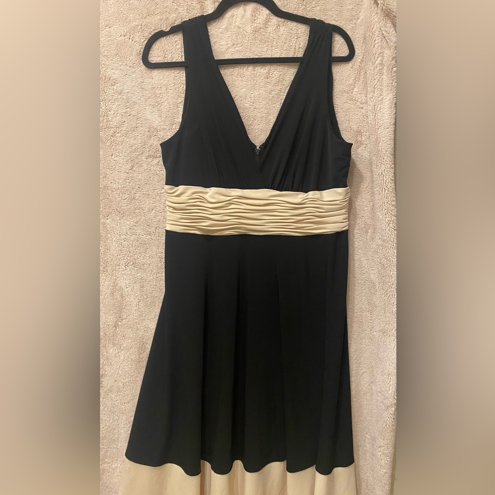 Jones New York black and cream dress size 14.